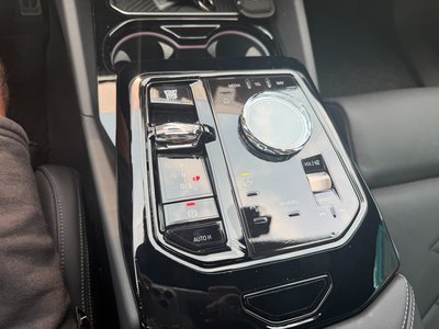 2025 BMW 5 SERIES — миниатюра 14