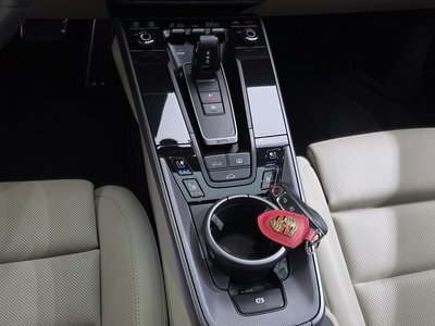PORSCHE 911 - 9