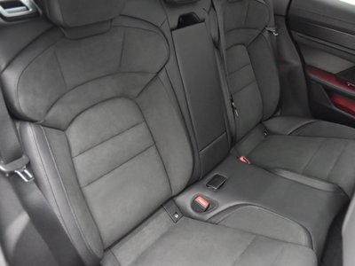 صورة 14 لـ 2023 Porsche TAYCAN