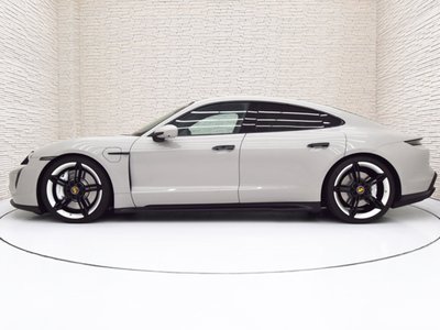 صورة 6 لـ 2023 Porsche TAYCAN