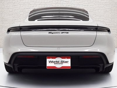 صورة 4 لـ 2023 Porsche TAYCAN
