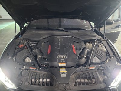 AUDI S8 - 7