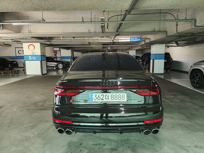 AUDI S8 - 3