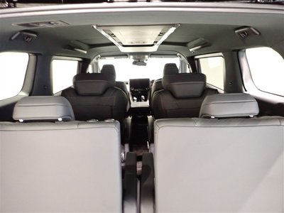 صورة 8 لـ 2023 Toyota VELLFIRE