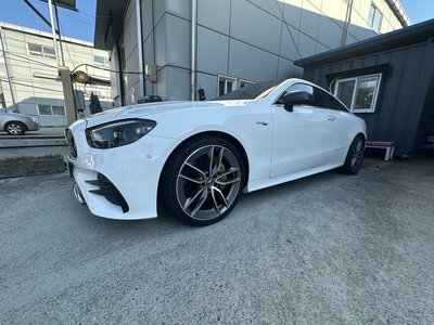 MERCEDES-BENZ E-CLASS - 1