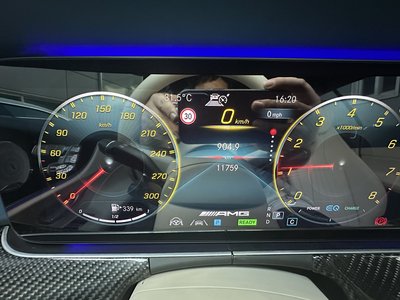 MERCEDES-BENZ E-CLASS - 8