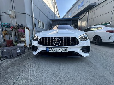 MERCEDES-BENZ E-CLASS - 2
