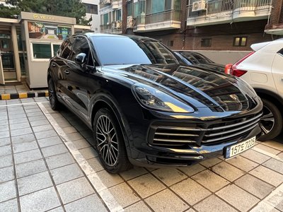 PORSCHE CAYENNE - 1