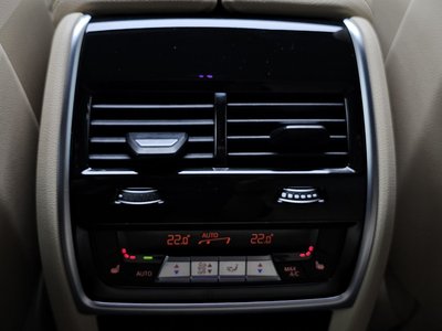 2021 BMW X6 — миниатюра 30