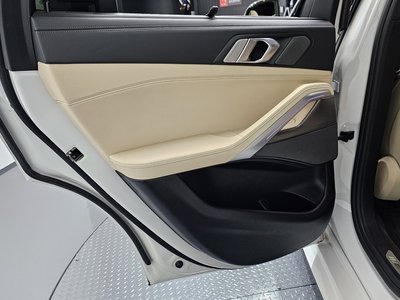 2021 BMW X6 — миниатюра 15