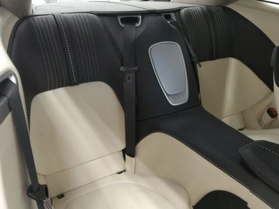 ASTON MARTIN DB11 - 6