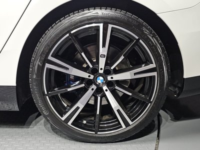 BMW 5 SERIES - 8