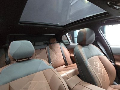 2025 BMW 5 SERIES — миниатюра 25