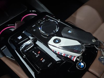 2025 BMW 5 SERIES — миниатюра 12