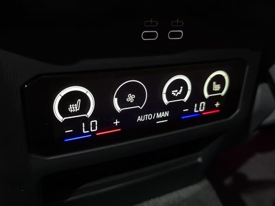 2025 BMW 5 SERIES — миниатюра 24