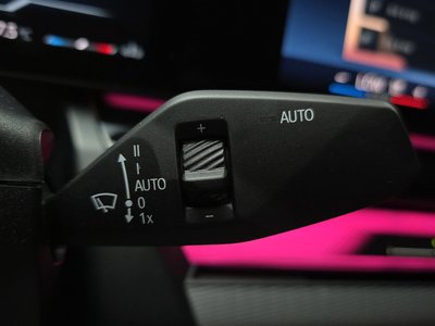 2025 BMW 5 SERIES — миниатюра 30