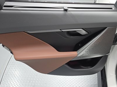 2025 BMW 5 SERIES — миниатюра 15