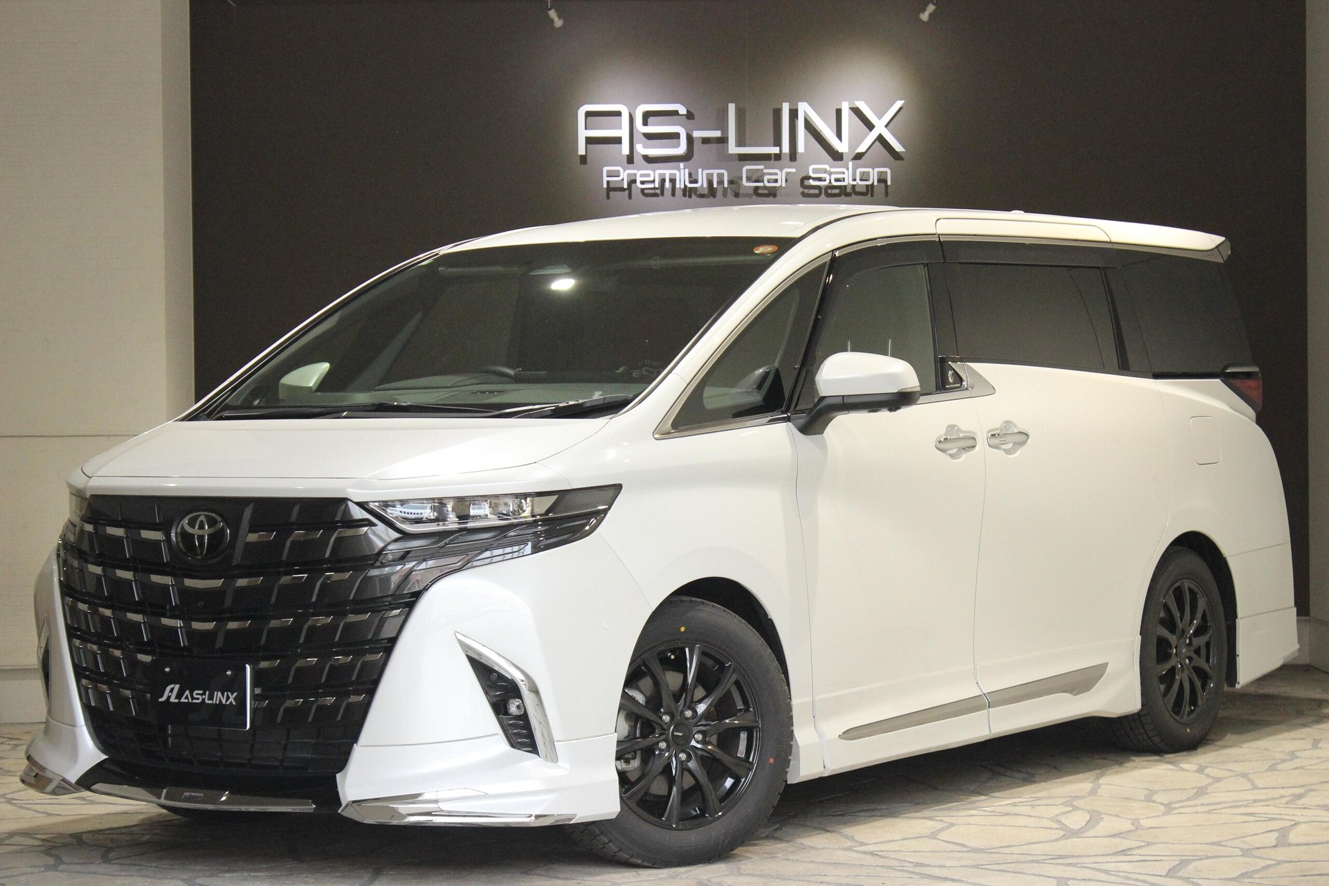 TOYOTA ALPHARD - View 1