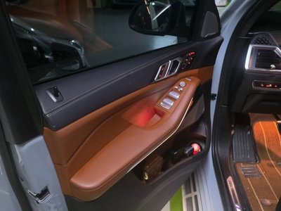 BMW X7 - 7