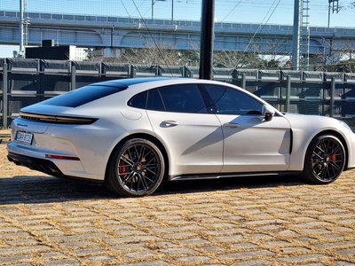 PORSCHE PANAMERA - 8