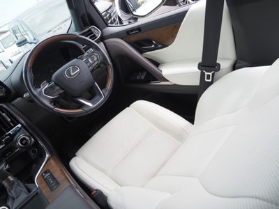 صورة مصغرة 71 لـ 2023 Lexus LX