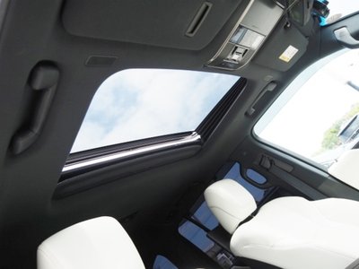 صورة مصغرة 21 لـ 2023 Lexus LX