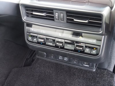 صورة مصغرة 30 لـ 2023 Lexus LX