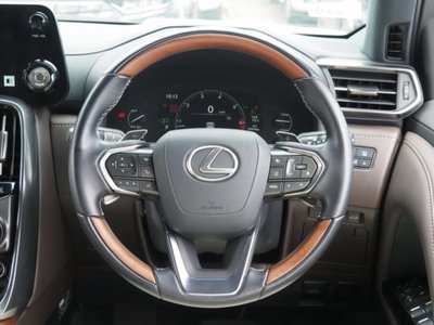 صورة مصغرة 41 لـ 2023 Lexus LX