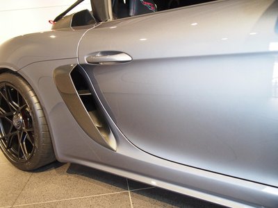 2025 Porsche 718 SPYDER thumbnail 26