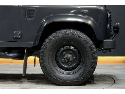 LAND ROVER DEFENDER - 9