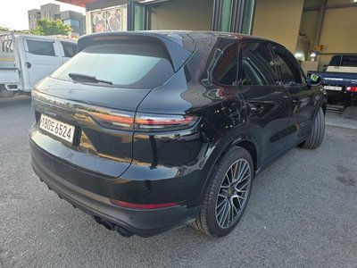 PORSCHE CAYENNE - 3