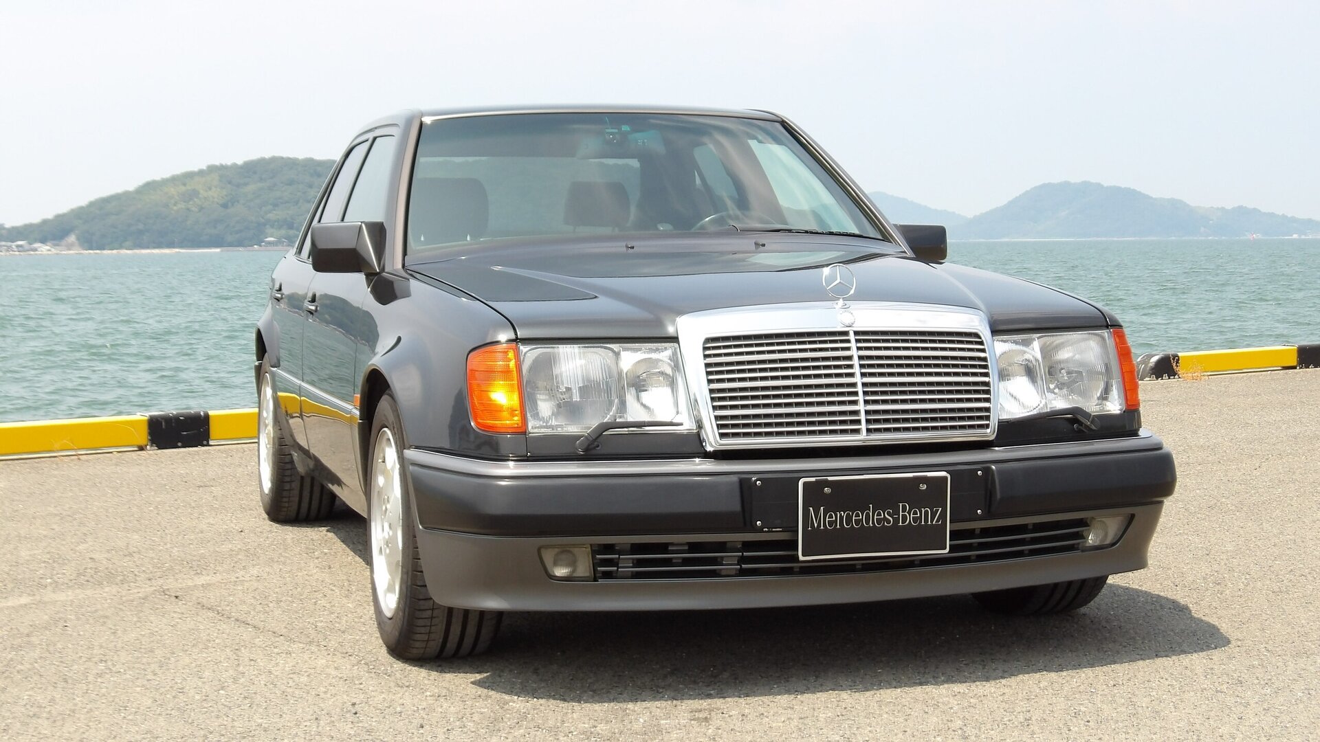 MERCEDES-BENZ MEDIUM-CLASS - View 1