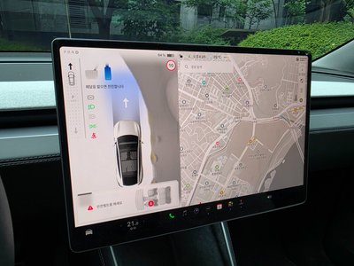 2025 Tesla MODEL Y thumbnail 12