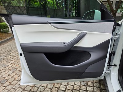 2025 Tesla MODEL Y thumbnail 11