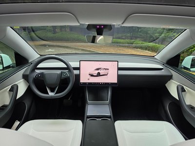 2025 Tesla MODEL Y — фото 8