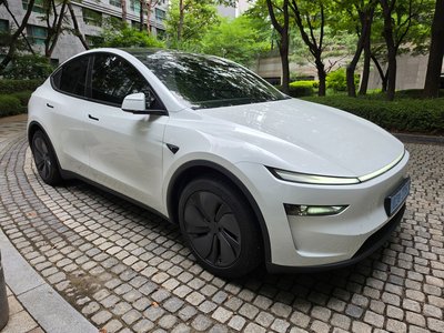2025 Tesla MODEL Y — фото 5