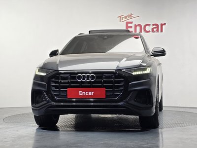 AUDI Q8 - 2