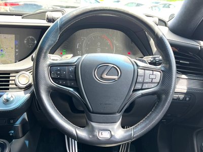 2018 Lexus LS thumbnail 10