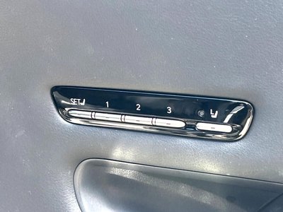 2018 Lexus LS thumbnail 9