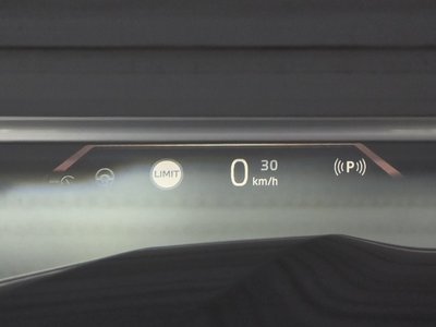 2024 BMW X7 thumbnail 14