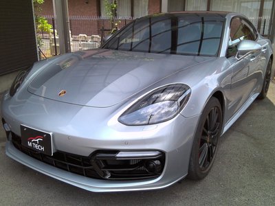 PORSCHE PANAMERA - 1
