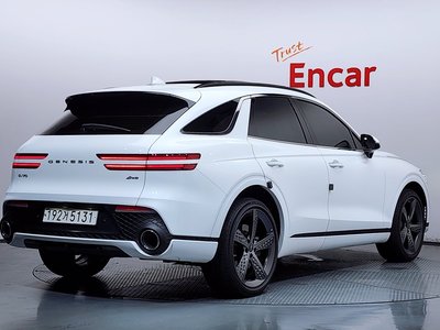 صورة 3 لـ 2022 Genesis GV70