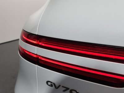 صورة 10 لـ 2022 Genesis GV70