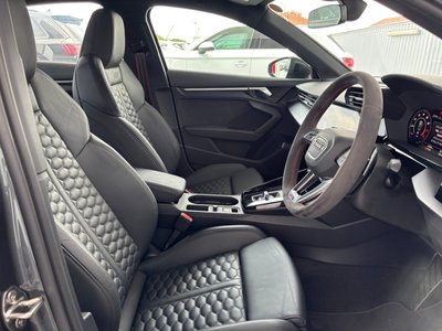 صورة مصغرة 18 لـ 2024 AUDI RS3 SEDAN