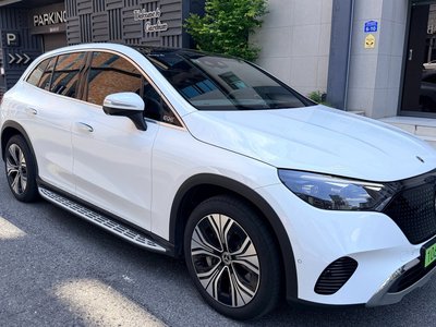 MERCEDES-BENZ EQE - 7
