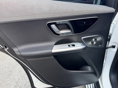 MERCEDES-BENZ EQE - 10