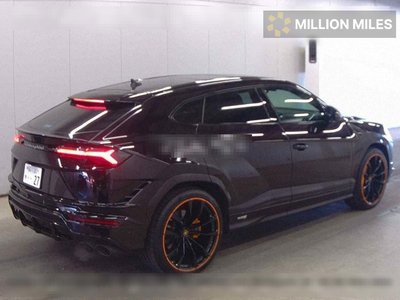 LAMBORGHINI URUS - 5
