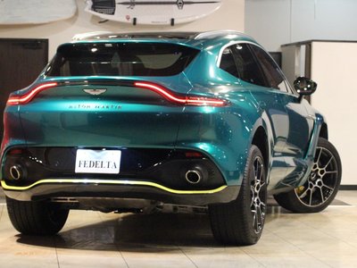 ASTON MARTIN DBX - 9