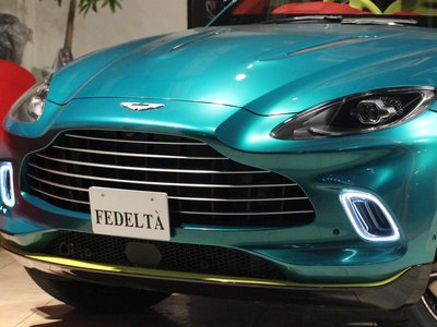 ASTON MARTIN DBX - 2