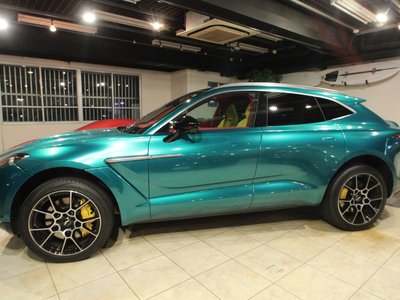 ASTON MARTIN DBX - 7
